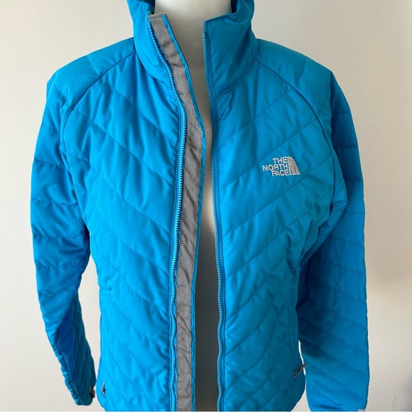 The North Face Lightweight Down Jacket - Picture 2 of 8